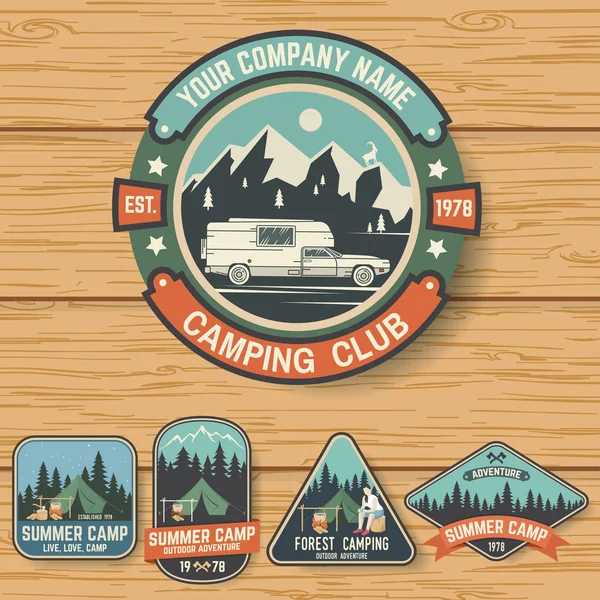 Set of Summer camp badges on the wood board. Vector. — Stock Vector