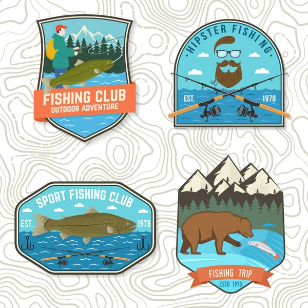 Conjunto de parche de pesca. Vector. Concepto para camisa o logo, estampado, estampado, camiseta, parche. Diseño tipográfico vintage con pescador, río, trucha arco iris, oso y silueta de montaña . — Vector de stock