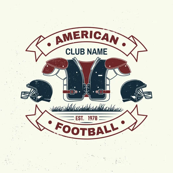 Emblema de futebol americano ou de rugby club. Vector. Conceito para camisa, logotipo, impressão, carimbo, T, patch. Design tipográfico vintage com capacete de futebol americano, grama e ombro almofadas silhueta —  Vetores de Stock