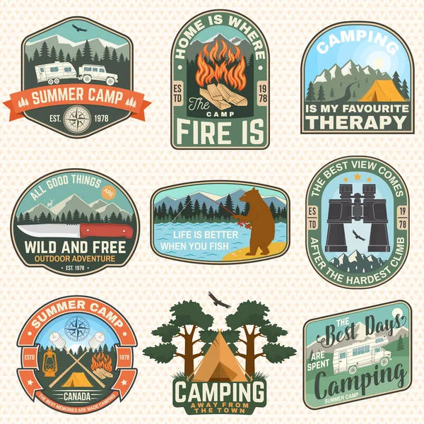 Set of outdoor adventure quotes patches. Vector illustration.Concept for shirt, print, stamp or tee. Vintage design with camper, binoculars, mountains, fishing bear, deer, tent and forest silhouette — Stock Vector