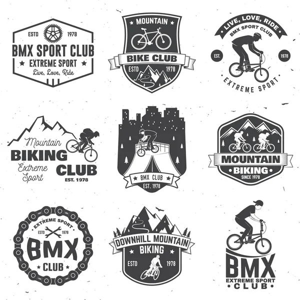一套bmx，mtb极端运动俱乐部徽章。病媒。衬衫,标志,印刷品,邮票, T恤与男子骑自行车的概念.带有自行车手、链轮和链条轮廓的老式排版设计. — 图库矢量图片