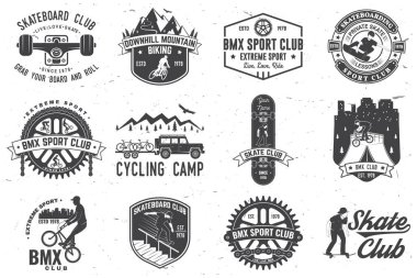 BMX seti, kaykay ve MTB ekstrem spor kulübü rozeti. Vektör. Gömlek, logo, baskı, pul, erkek bisikleti, kaykay ve bmx. Ekstrem spor kulübü rozeti