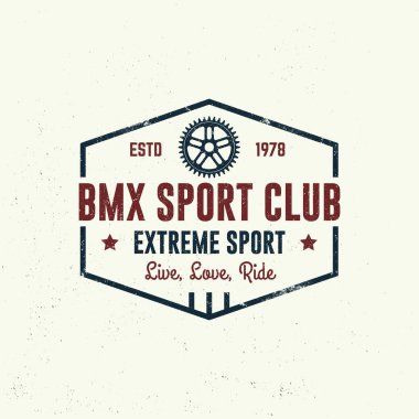 Bmx Ekstrem Spor Kulübü rozeti. Vektör. Gömlek, logo, baskı, pul, çerçeveli tişört, zincir. bmx çerçeveli klasik tipografi tasarımı, sproket silueti.