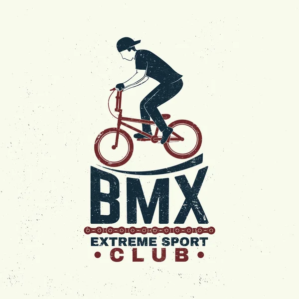 Bmx extreme sport club badge. Vector. Concept voor shirt, logo, print, stempel, tee met man ride op een sport fiets. Vintage typografie ontwerp met bmx fietser silhouet. — Stockvector