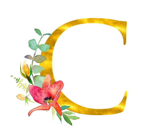 Χρυσή κλασική μορφή γράμμα C διακοσμημένο με ακουαρέλα λουλούδια και φύλλα, που απομονώνονται σε λευκό φόντο. Πολυτελής μοναδικός σχεδιασμός για προσκλήσεις γάμου, αφίσες, κάρτες, διακόσμηση σπιτιού, άλλες έννοιες — Φωτογραφία Αρχείου