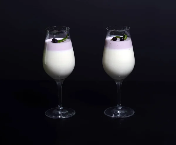 Pannacotta into glasses. — Stock Photo, Image