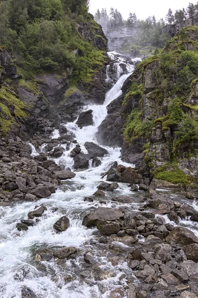 Latefossen, Norveç 'in Odda belediyesinde bir şelale.
