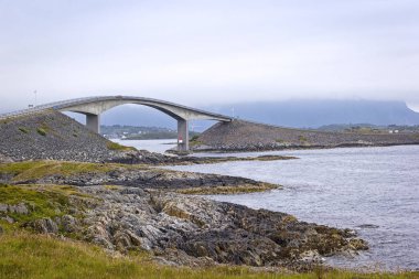 Norveç 'teki ünlü Atlantik Yolu manzarası. 