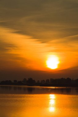 Kırmızı gündoğumu manzara.