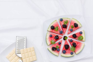 Karpuz pizza dilimleri.