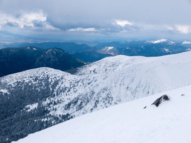 dağlar kış manzara. 