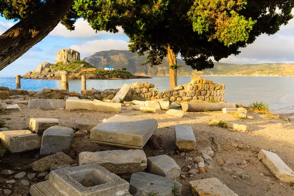 Ancient ruins and Kastri small island in Kos — Stock Photo, Image