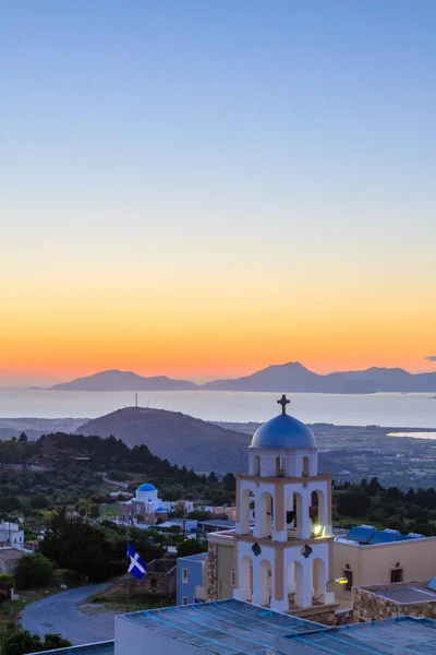 Vista do pôr do sol da aldeia de Asfendiou — Fotografia de Stock