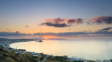 Güzel gün doğumu manzarası.  