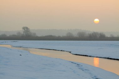 Güzel gün doğumu manzarası.  