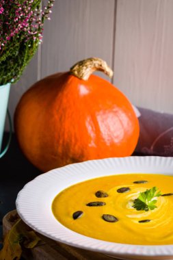 kabak çekirdeği ile kabak çorbası