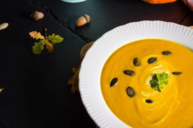 kabak çekirdeği ile kabak çorbası