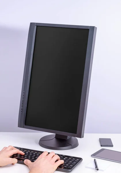 Monitor de PC en blanco —  Fotos de Stock