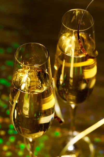 Two wineglasses with champagne. — Stock Photo, Image