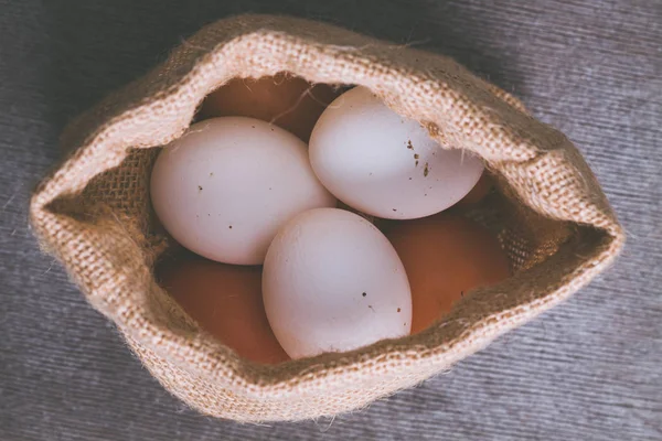 Telur Pedesaan Dalam Tas Jute — Stok Foto