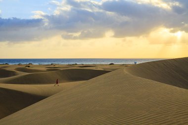 Sakinleştirmek ve yumuşak kum tepeleri Maspalomas içinde Gran Canaria.