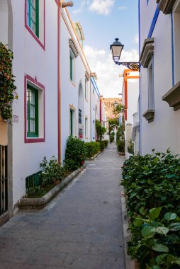 Puerto de Mogan Gran Canaria Adası'nın sömürge mimarisi. 