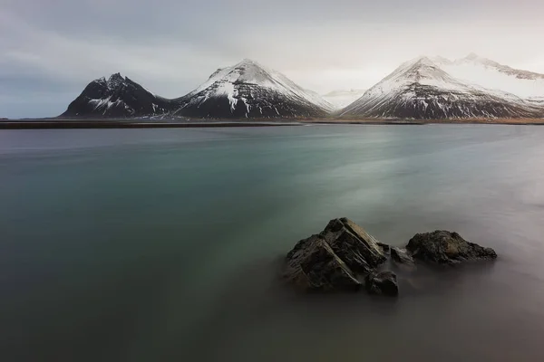 Úžasný Přírodní Přímořský Plášť Islandu Vestrahornská Hora Mysu Stokksnes Islandu — Stock fotografie