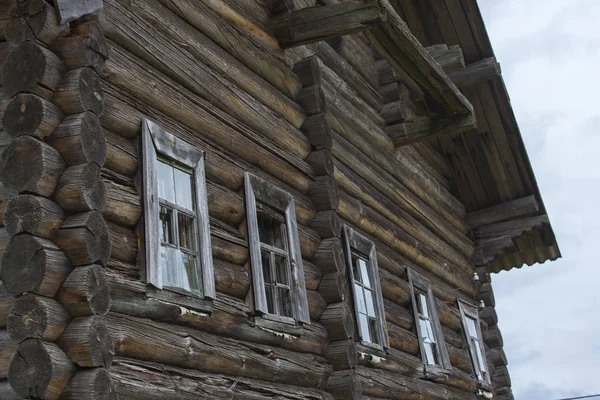 Details van de oude houten huis. — Stockfoto