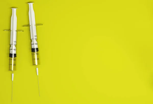 Dosis Inyección Vacuna Contra Coronavirus Una Jeringa Con Aguja Frasco —  Fotos de Stock