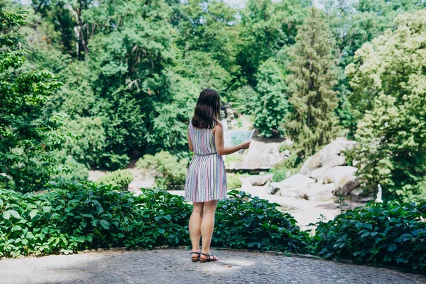 Sofia Park Ukrajna Fiatal Lány Egy Gyönyörű Nyári Parkban Színes — Stock Fotó