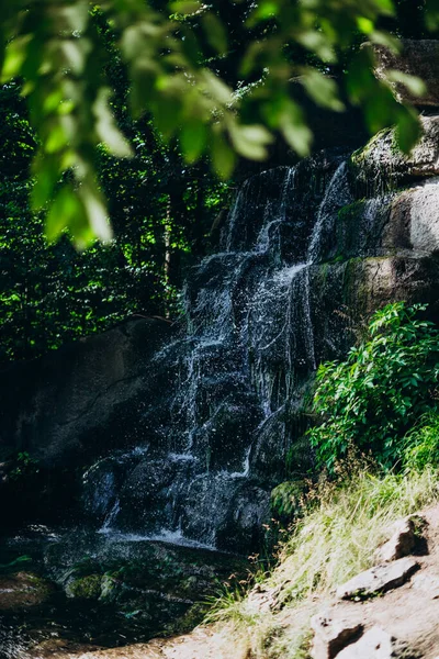 Sofia Park Umane Nádherný Vodopád Národním Parku Jeskyně Vodopádem Zeleném — Stock fotografie