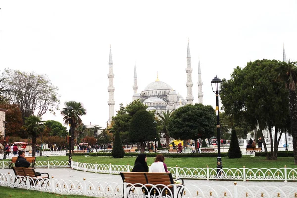 Pessoas na rua da cidade de Istambul — Fotografia de Stock