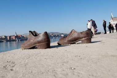 Shoes monument on the Danube bank  clipart