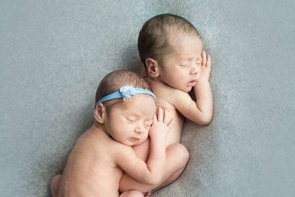 Newborn baby boy and girl twins — Stock Photo, Image