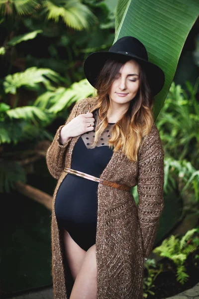 Krásná těhotná žena — Stock fotografie