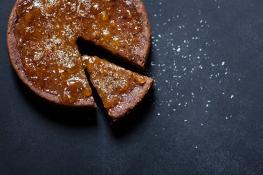 Taze ve sıcak kek kayısı ve Erik Dolum ve reçel üst