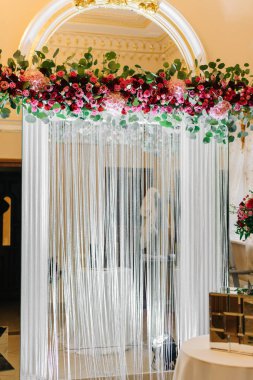 Parlak kumaş kırmızı aynayı Fisto kilitleniyor