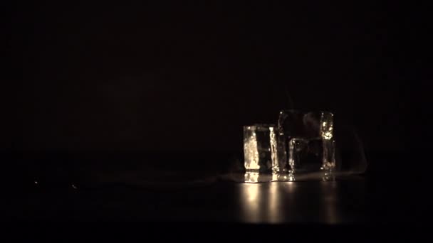 从冰和烟流的金字塔 — 图库视频影像