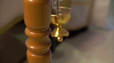 Thurible Kilisesi ile zincir sallanır