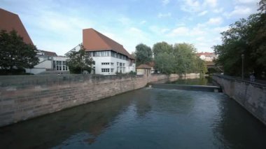 River şehir geçiş Köprüsü'nden bak