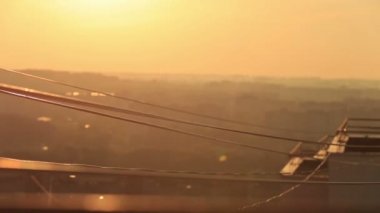 Endüstriyel kentsel City günbatımı üzerinde çatı