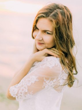 Yan yakın çekim portre seyir gelin.