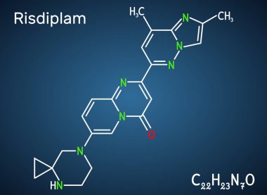 Risdiplam, Rg7916, C22h23n7o molekülü. Spinal kas atrofisi tedavisinde kullanılan deneysel bir ilaç, Sma. Koyu mavi arkaplanda yapısal kimyasal formül. 