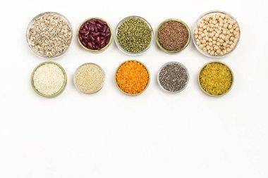 Doğal protein kaynağı. Legume tahılı tohumu öğütür. Diyet yemek.