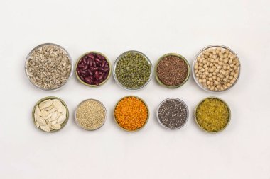 Doğal protein kaynağı. Legume tahılı tohumu öğütür. Diyet yemek.