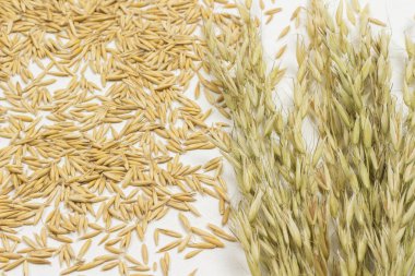 Tahıllar ve çivili yulaf. Beslenme lifleri