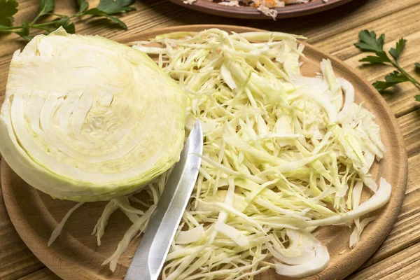 Roh Geschnittenes Kohl Messer Auf Schneidebrett Hausgemachte Fermentationsprodukte Nahaufnahme — Stockfoto