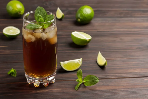 Cold Summer Tea Ice Mint Table Lime Mint Leaves Dark Royalty Free Stock Photos