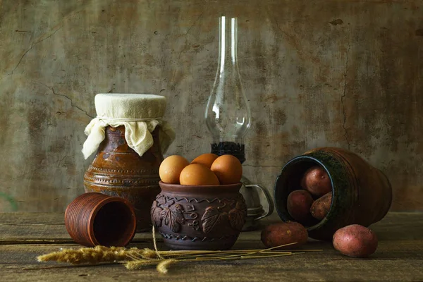   Natürmort kahverengi tonlarında