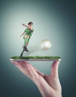  Futbol oyuncusu topu çekim.